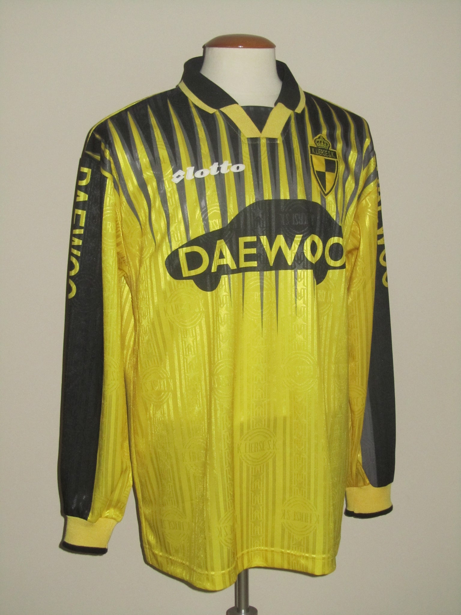 2014-15 K.Lierse S.K Match Issue Home Shirt Curto #58