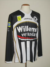 Load image into Gallery viewer, Eendracht Aalst 2014-15 Home shirt L/S L/XL *signed*