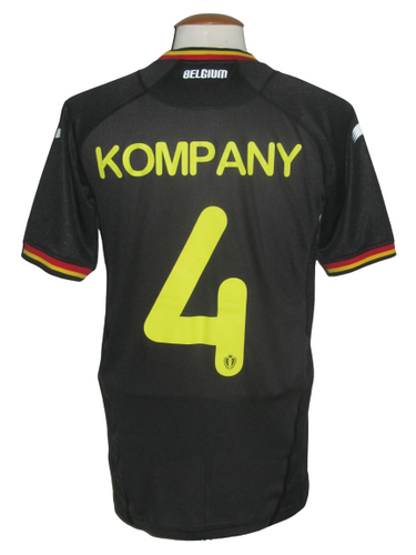 Rode Duivels 2014-15 Away shirt L #4 Vincent Kompany